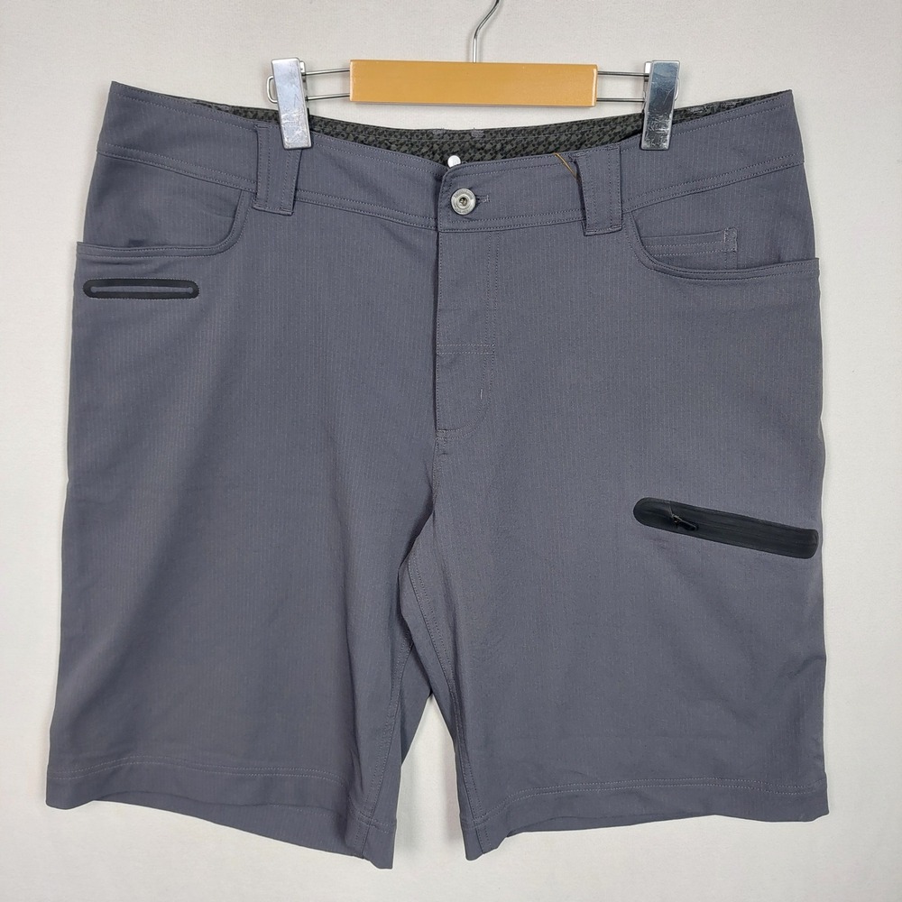 Lululemon Athletica Mens Gray Hybrid Athletic Shorts Size 40